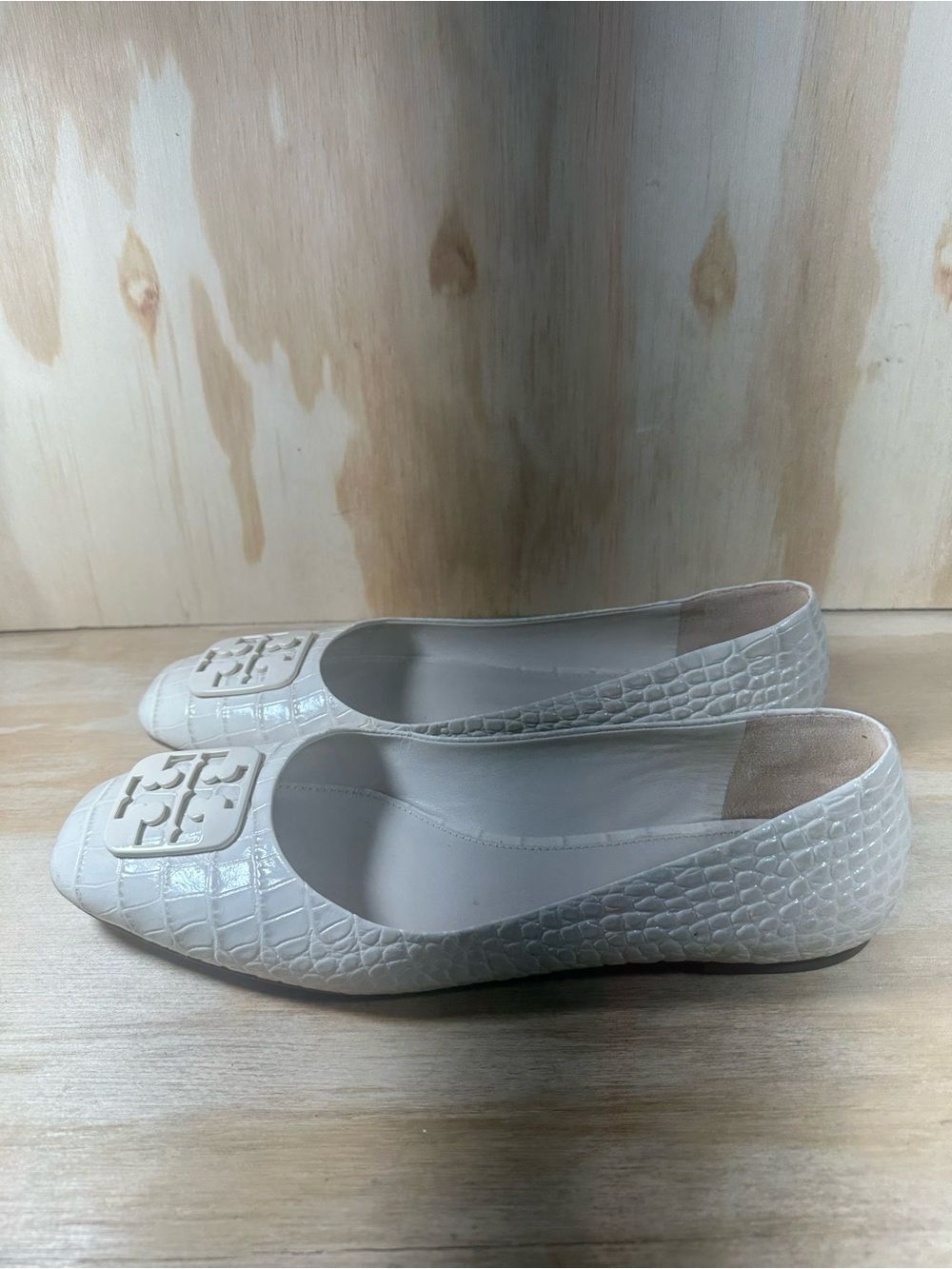 Tory Burch Cream Croc-Embossed Logo Ballet Flats Women’s Size 10.5